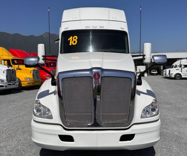 Kenworth T680. Año 2018 - Image 2