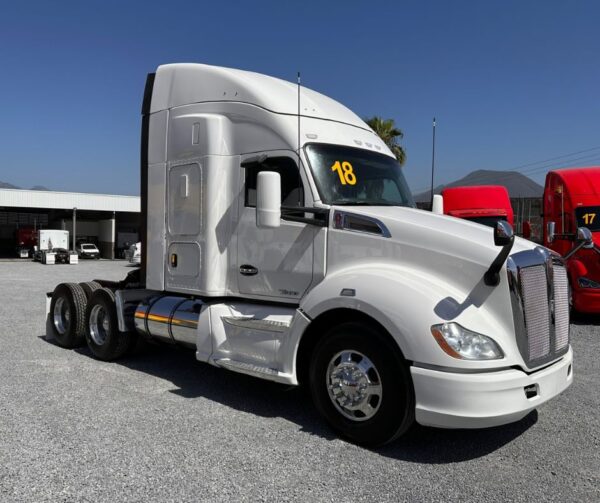 Kenworth T680. Año 2018 - Image 3