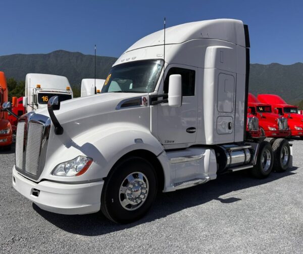 Kenworth T680. Año 2018 - Image 4