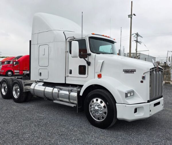 Kenworth T800 Aerocab. Año 2014 - Image 4