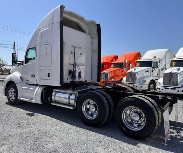 Kenworth T680. Año 2018 - Image 5