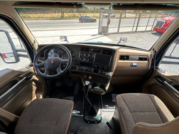 Kenworth T680 Aerocab. Año 2017 - Image 6