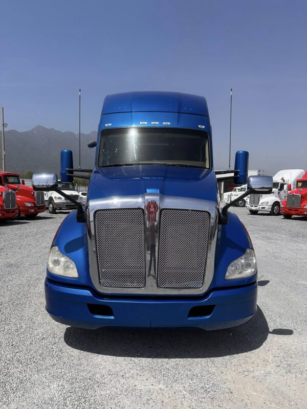 Kenworth T680 Aerocab. Año 2017 - Image 3