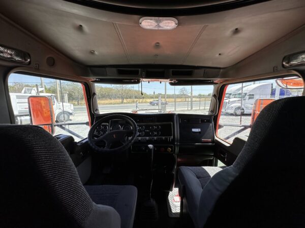 Kenworth T660 Aerocab. Año 2016 - Image 4