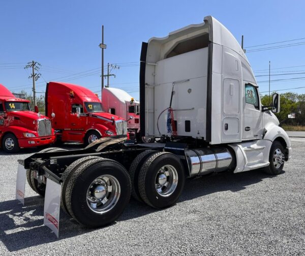 Kenworth T680. Año 2018 - Image 6