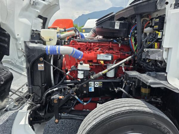 Kenworth T680. Año 2020 - Image 9