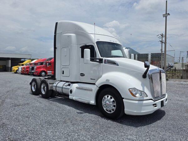 Kenworth T680. Año 2020 - Image 11
