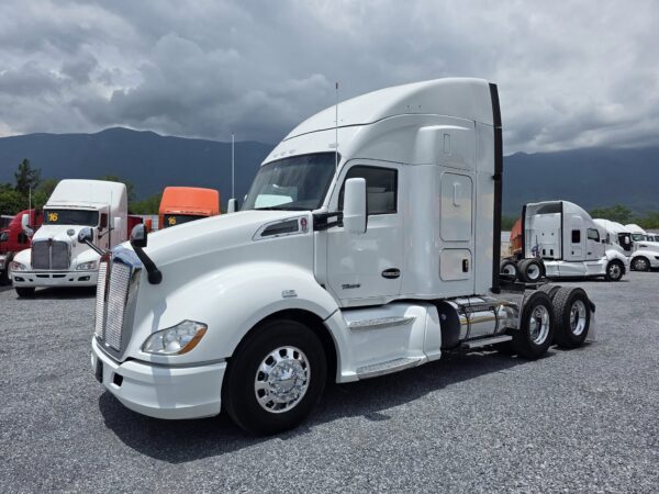 Kenworth T680. Año 2020 - Image 12