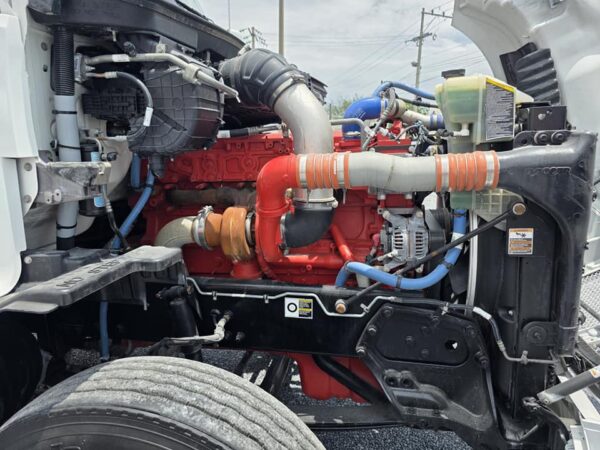 Kenworth T680. Año 2020 - Image 8