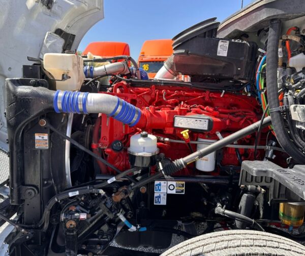 Kenworth T680. Año 2018 - Image 7