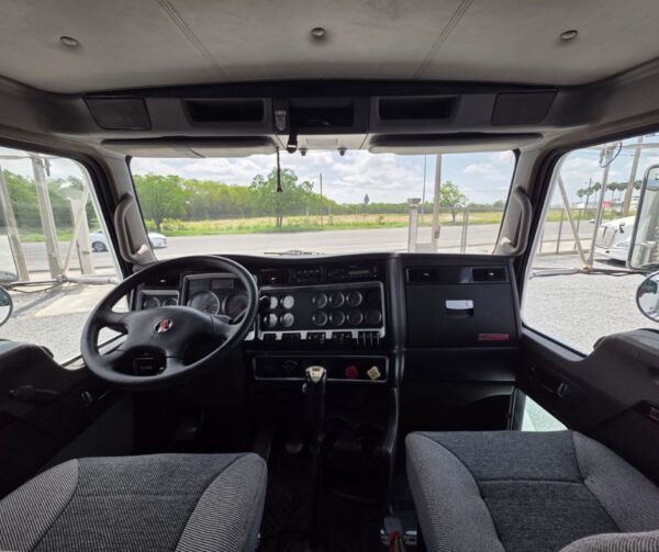 Kenworth T660 Aerocab - Image 4