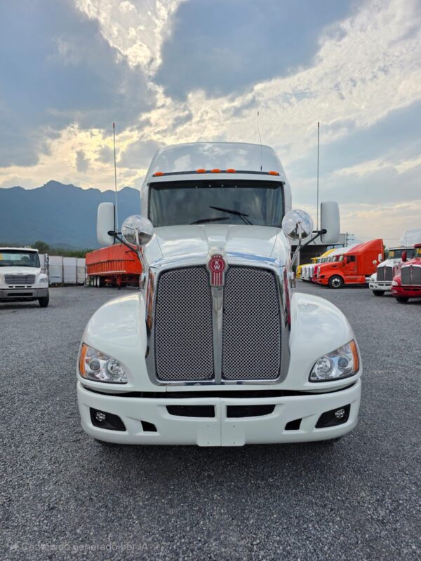 Kenworth T660 Aerocab - Image 9