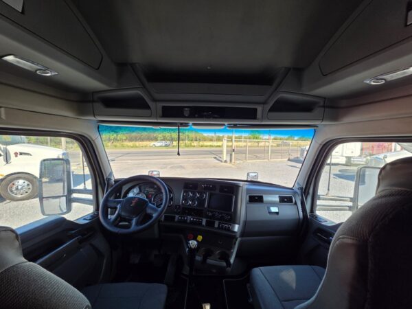 Kenworth T680 Blanco 2016 - Image 2