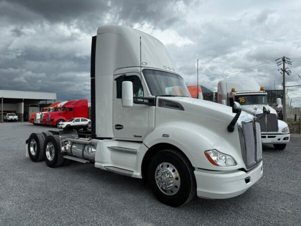 Kenworth T680 Day Cab Blanco 2019 - Image 6
